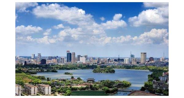 嘉興成全球最大壓縮機生產基地 機器人擔任制冷行業(yè)生產線主力